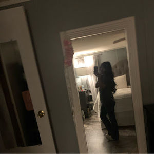 Meet your Posher, Manuela